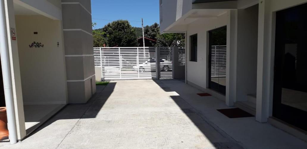 Residencial Franca Garopaba Apartment Екстериор снимка